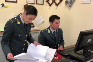 Si appropria di patrimonio di 2 anziane, sequestrato un milione di beni