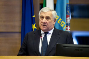 Tajani, 'stiamo cercando di avere notizie degli italiani a Gaza'