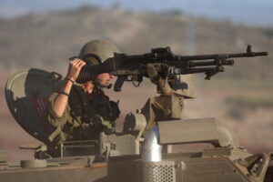 Israele ancora nella Striscia con soldati e tank