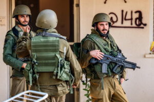 Fonti locali, 'truppe israeliane verso Gaza City'