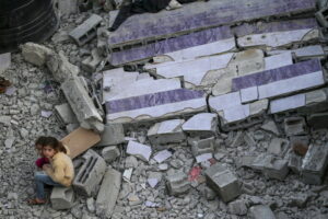 Fonti mediche, 'centinaia morti nel campo profughi a Gaza'