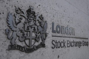 Borsa: l'Europa parte leggermente positiva, Londra +0,6%