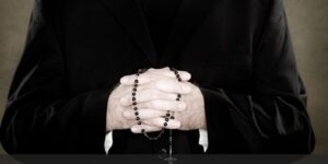 Violenza sessuale su un minore, chiesto il processo per un ex sacerdote