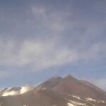 Etna, riprende vigore l'attività stromboliana del cratere di Sud Est