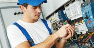 Pozzallo, offro lavoro a elettricisti e affini