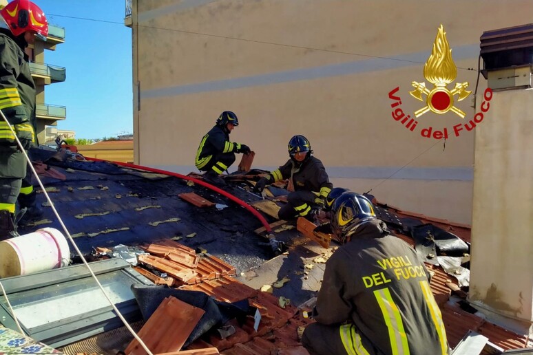 Operaio ustionato durante lavori su un tetto a Palermo