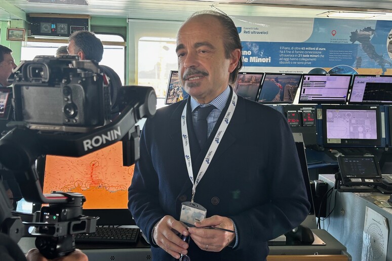 Entro 2024 le isole siciliane saranno connesse con fibra ottica