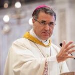 25 novembre :arcivescovo Palermo, vicino a strazio guerra