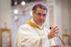 25 novembre :arcivescovo Palermo, vicino a strazio guerra