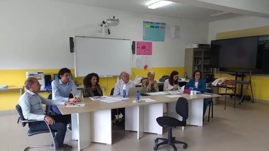 Sospesa la prof che anticip&ograve; agli alunni le domande dell&rsquo;esame di maturit&agrave;