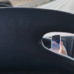 Guidava guardando video dal cellulare, autista dell'Ast sospeso