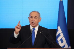 Hamas, '300 uccisi dai raid israeliani su Gaza City'