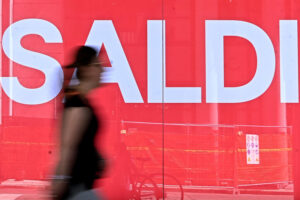 Minaccia l'ex moglie su social 'farò una strage', arrestato