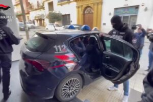 Migrante trova portafogli a Licata e lo porta alla polizia