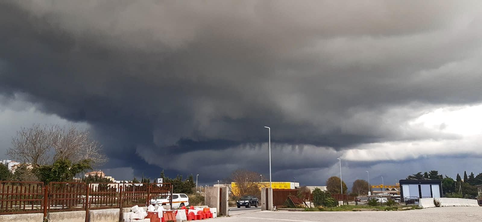 Ragusa, la nube prima della grandinata