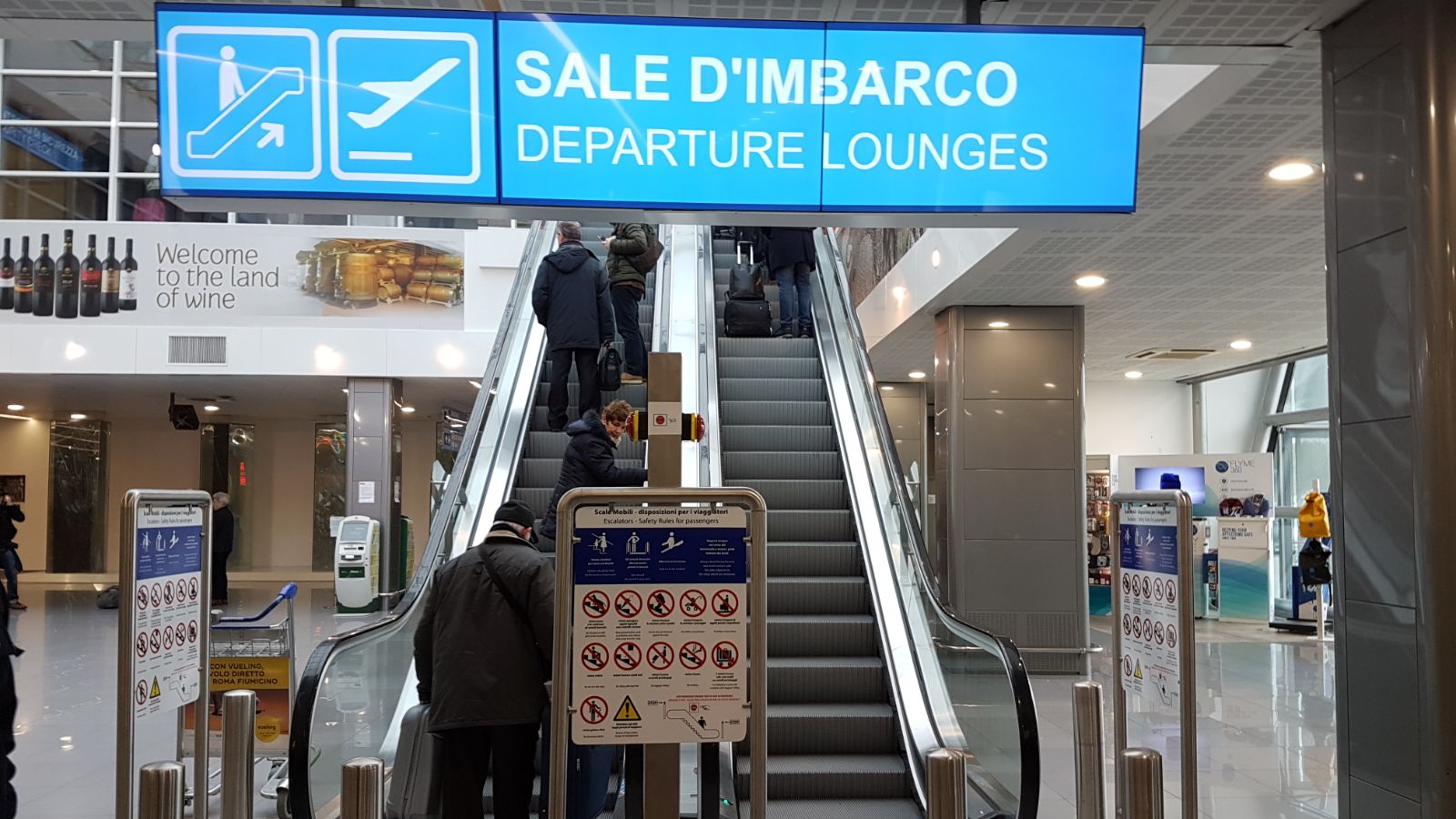 Gambiano senza biglietto arrestato all’aeroporto di Comiso