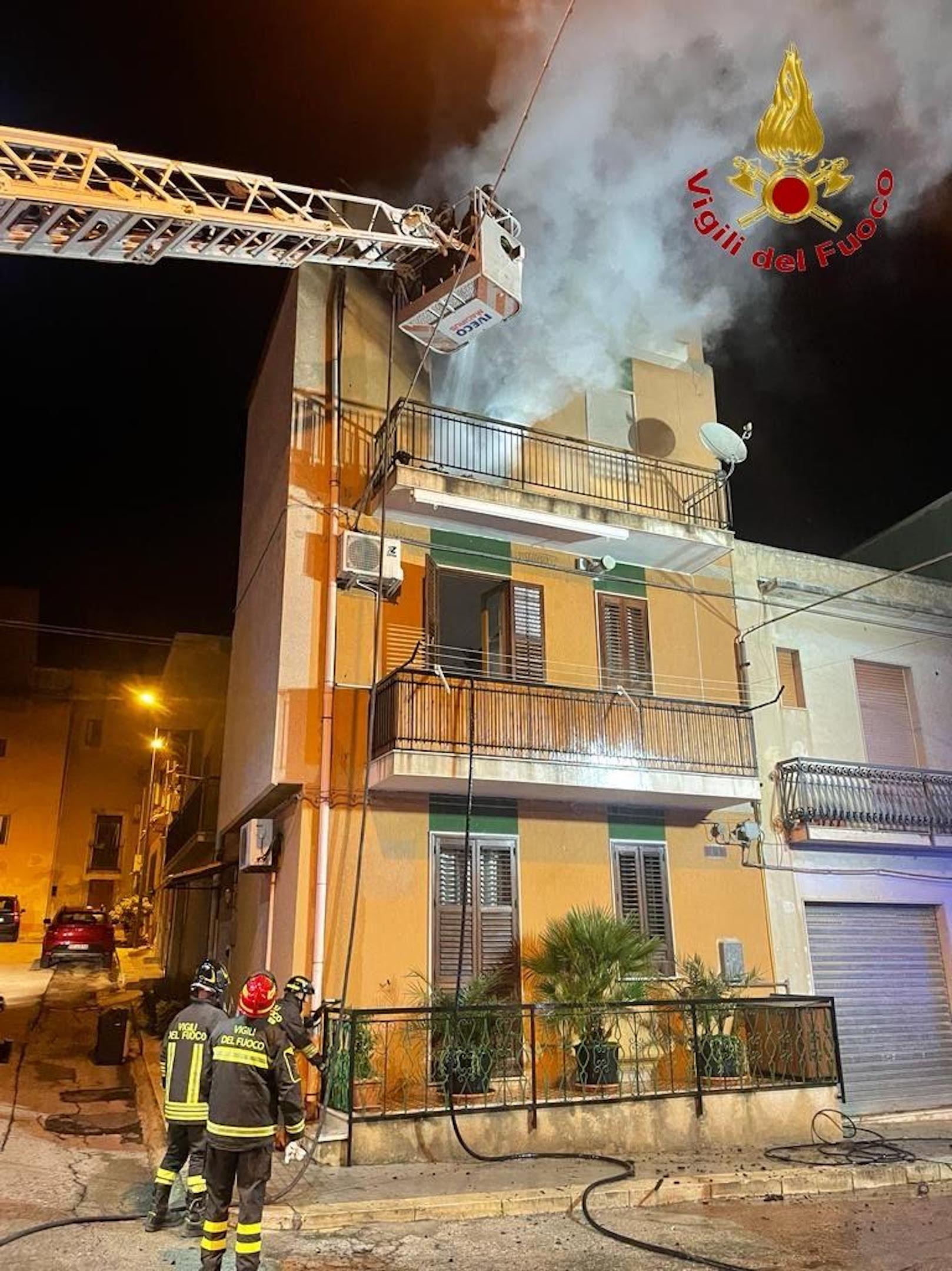 A fuoco un appartamento a Ispica