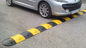 Dossi artificiali a Modica e non solo, come la mettiamo con le ambulanze?