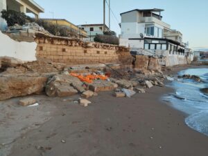 Ecco la spiaggia di Punta Secca: i crolli, l'inerzia