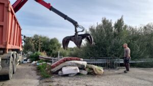 I materassi e la bonifica, a Pozzallo