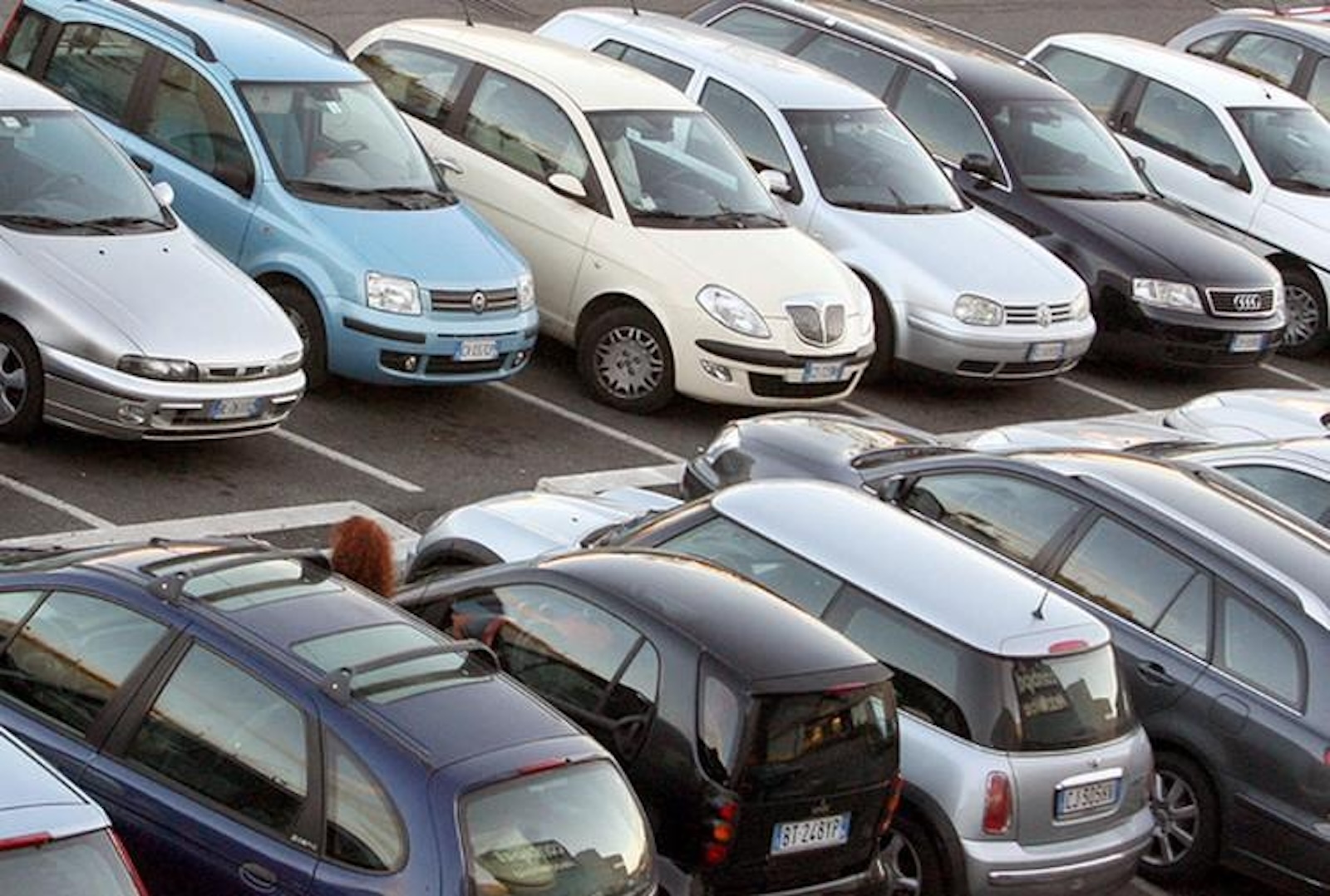 Bonus auto, incentivi anche su auto usate Bonus auto, incentivi anche su auto usate