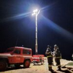 Si butta in mare in gennaio, si cerca il corpo