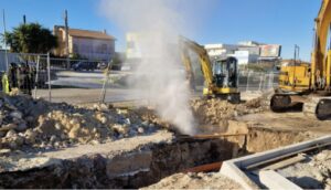 Modica, escavatore trancia tubo del metano al Polo Commerciale