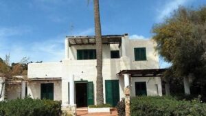 Venduta la villa di Berlusconi a Lampedusa