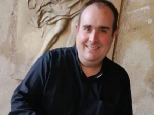 Candeggina per il parroco nel vino della messa