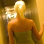 Porta il figlio di 8 anni da una prostituta: la “denuncia” del piccolo