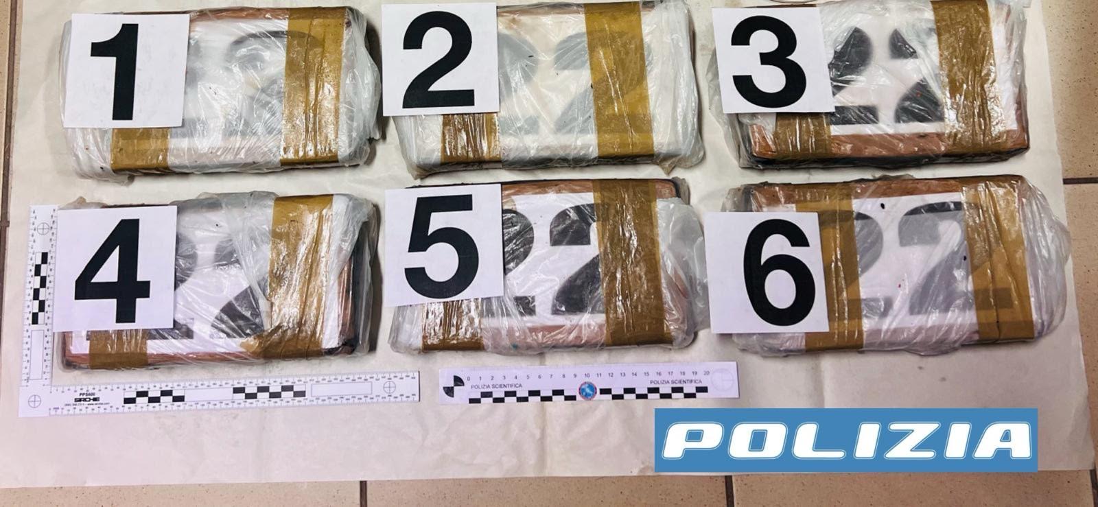 Moglie e marito con un milione di euro di cocaina presi da Polizia
