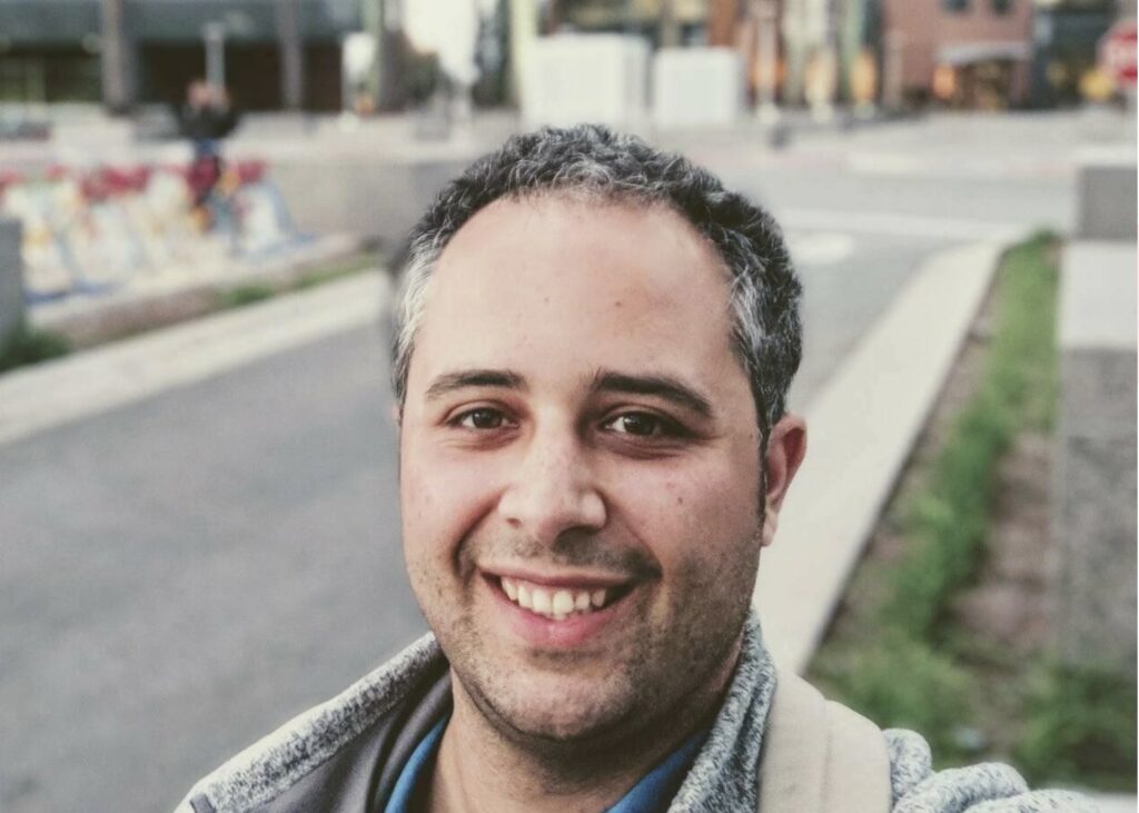 Va in pensione a 36 anni, ecco come ha fatto