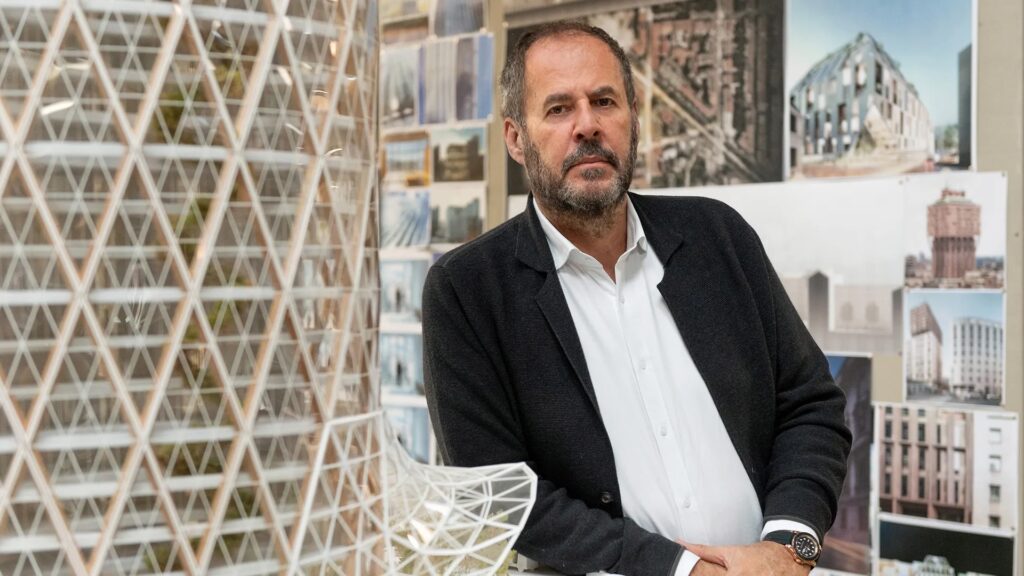 D demolizione edificio in degrado un museo