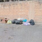 Via Avellino a Marina di Ragusa una discarica a cielo aperto