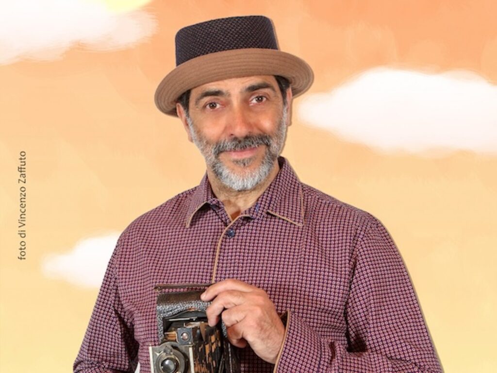 Sergio Vespertino con &ldquo;Il Signore Vattelappesca&rdquo; in teatro a Comiso