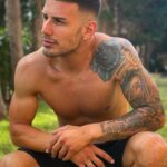 Il cantante neomelodico Angelo Famao a Scicli per la festa del Salvatore