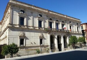 Ragusa, caso residenze fittizie, sospesi due dipendenti comunali