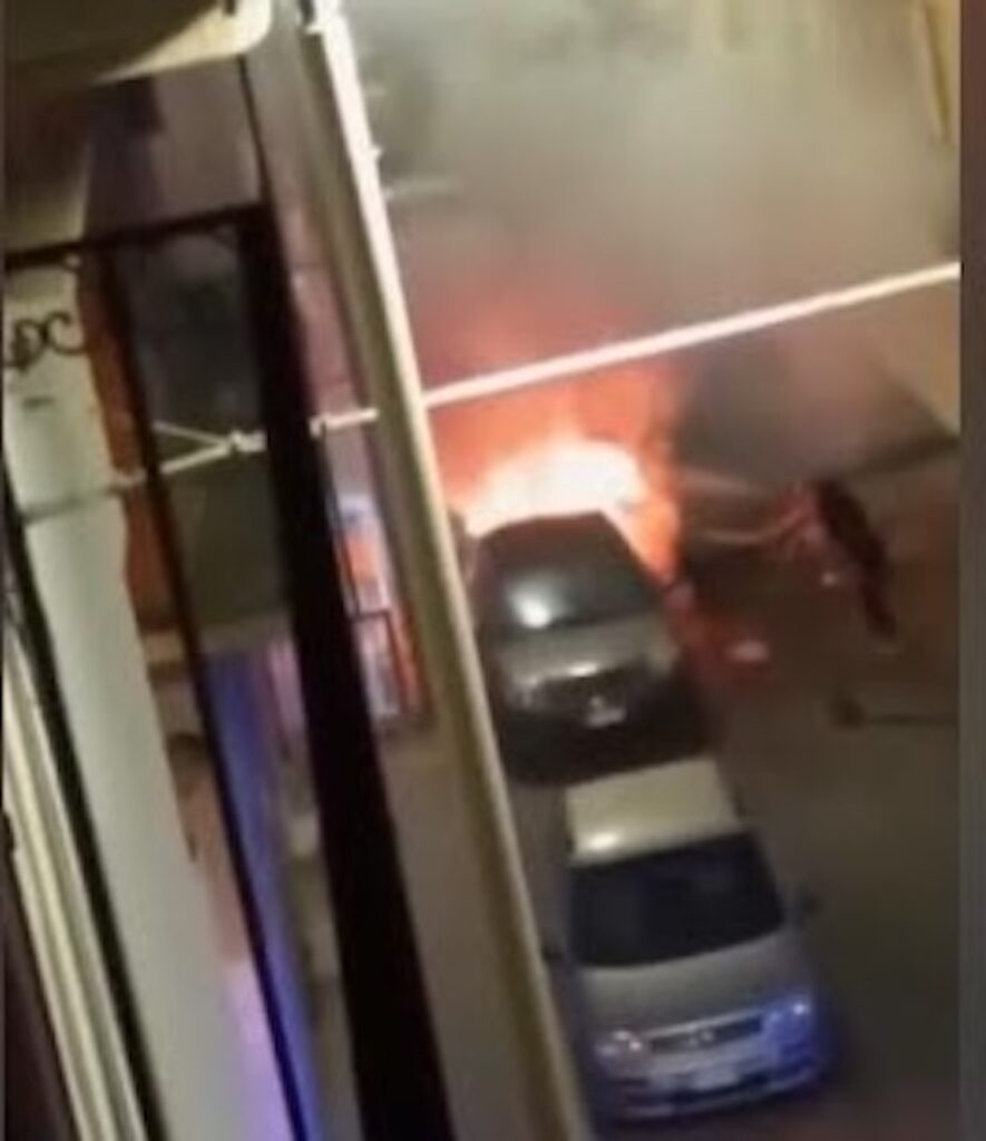 Incendiata auto di una donna a Pozzallo