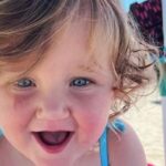 Ingoia tappo di bottiglia a 18 mesi, bimba muore