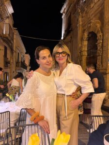 Barbara D'Urso è tornata in vacanza a Noto