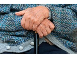 Modica, anziano di 70 anni, professione stalker