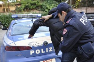 Comisano 48enne arrestato per estorsione, e non solo
