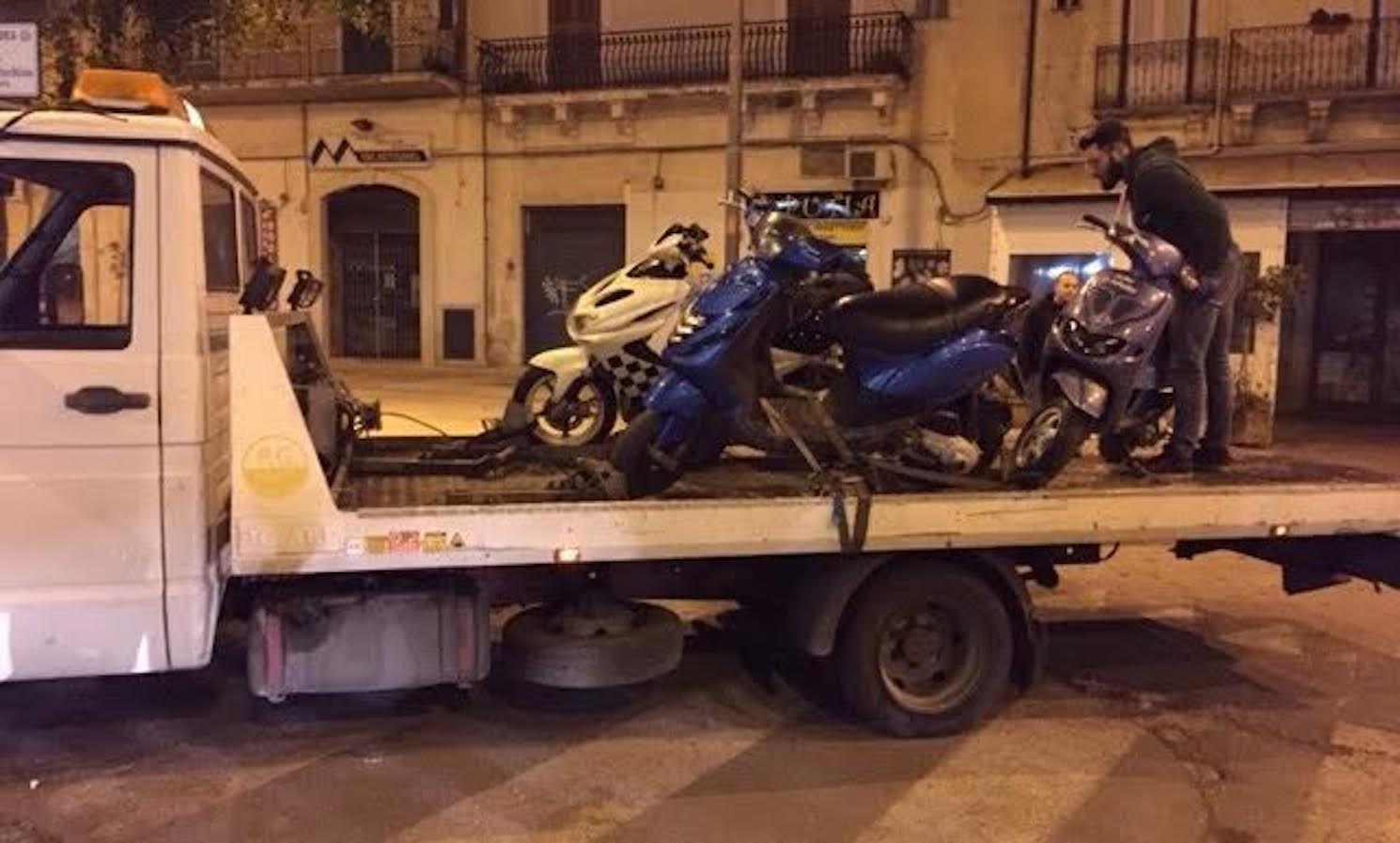 Evviva, a Modica sequestrano gli scooter smarmittati! Evviva, a Modica sequestrano gli scooter smarmittati!
