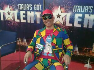Mister Max fa la parodia di Sesso e Samba: mal di panza