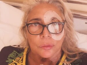 Mara Venier: "Ho subito due interventi per un'emorragia alla retina"