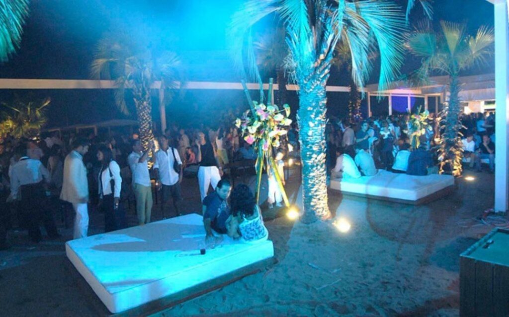 Discoteca abusiva in spiaggia a Marina di Ragusa, denunciato imprenditore