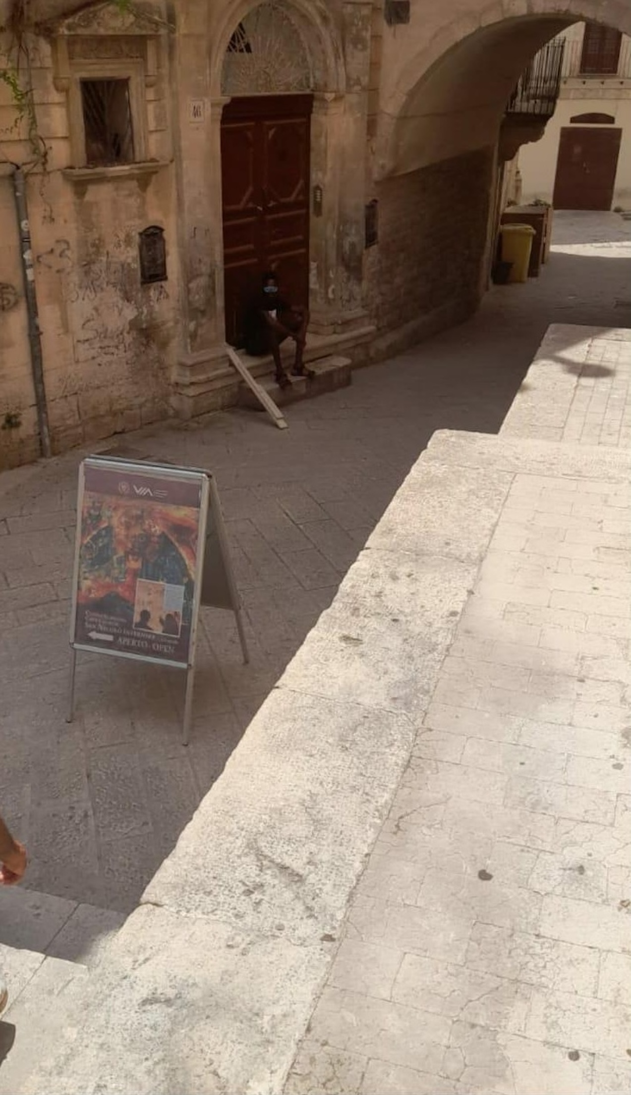 Preso il gambiano che minacciava i turisti a Modica
