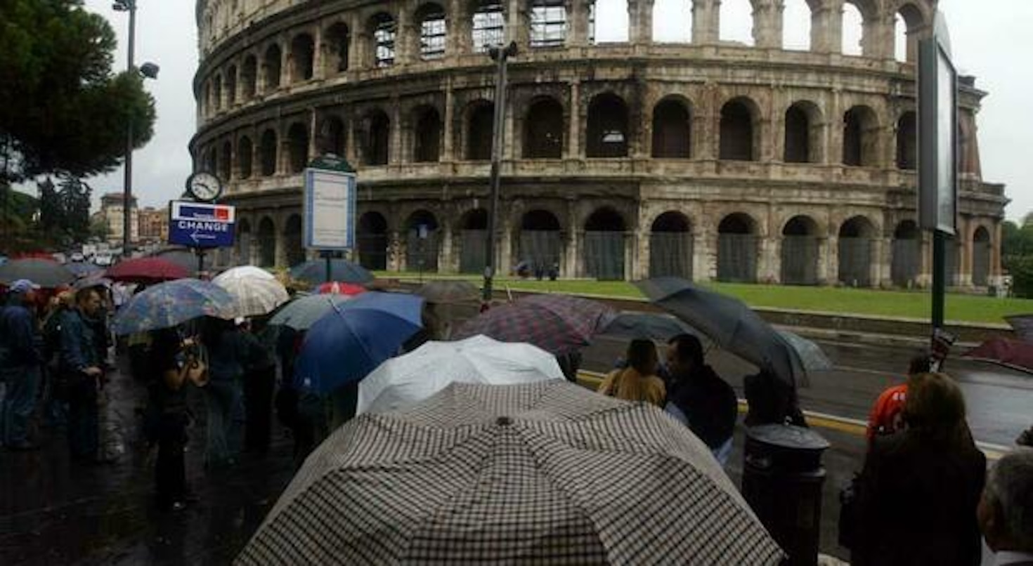 Bomba d'acqua oggi su Roma