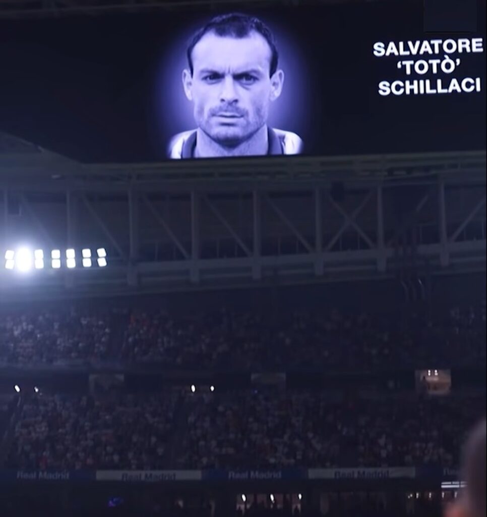 Il commovente omaggio del Bernabeu a Tot&ograve; Schillaci
