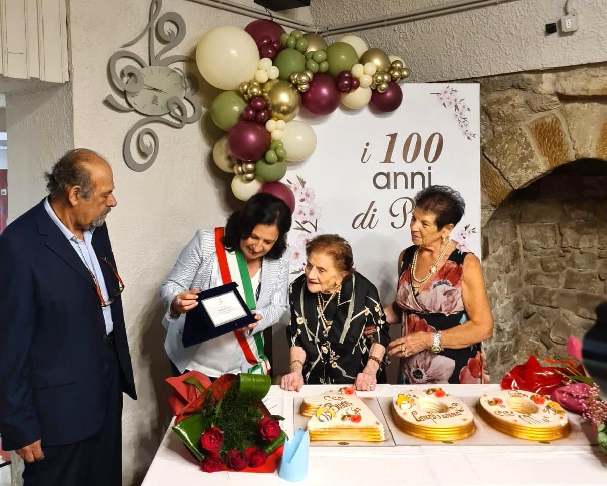 La signora Pina ha compiuto 100 anni